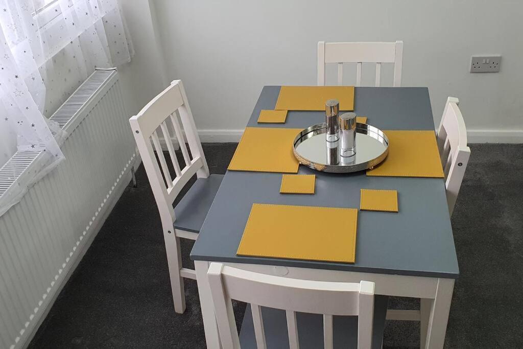 Exquisite And Modern 2 Bed Maisonette Harmondsworth Esterno foto