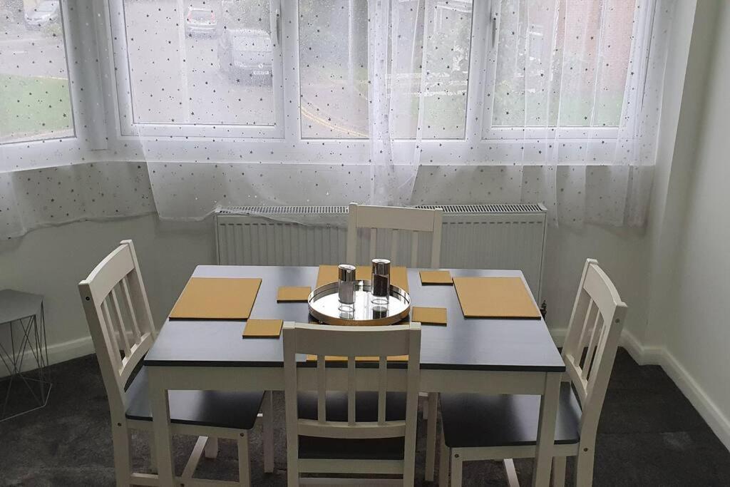 Exquisite And Modern 2 Bed Maisonette Harmondsworth Esterno foto