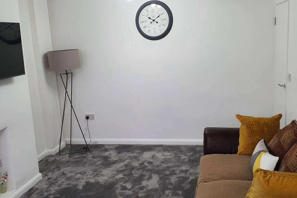 Exquisite And Modern 2 Bed Maisonette Harmondsworth Esterno foto