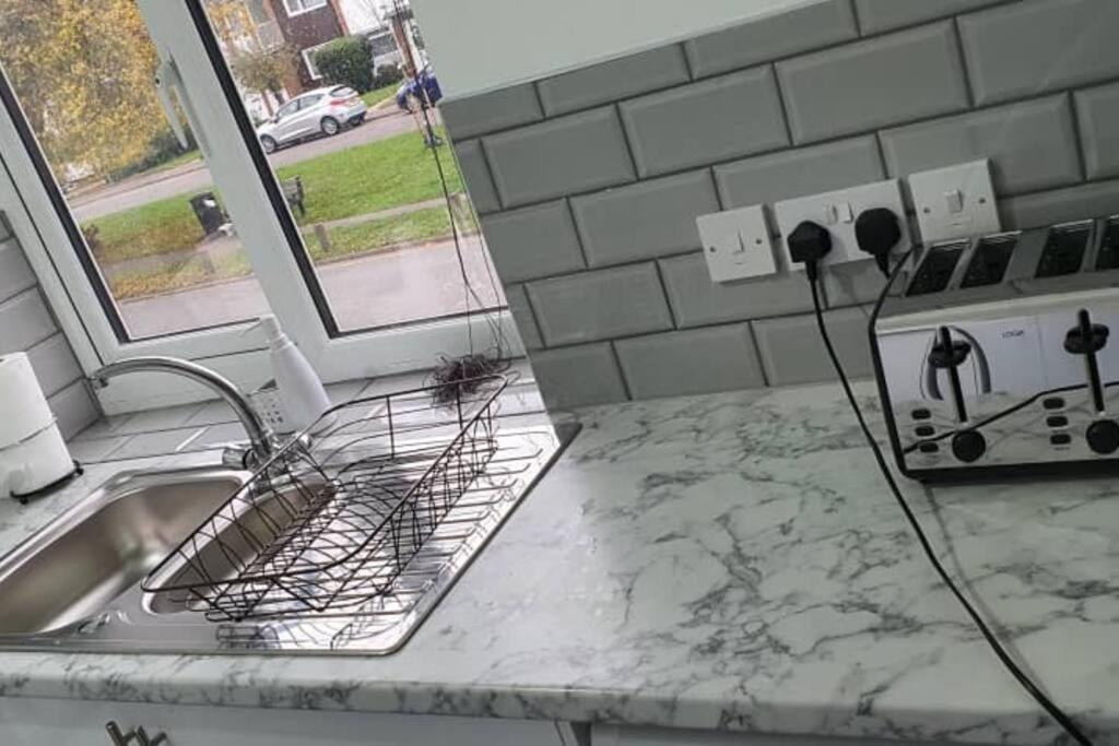 Exquisite And Modern 2 Bed Maisonette Harmondsworth Esterno foto