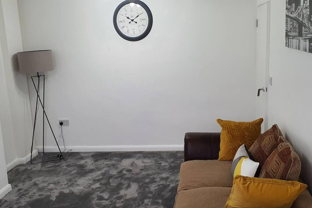 Exquisite And Modern 2 Bed Maisonette Harmondsworth Esterno foto