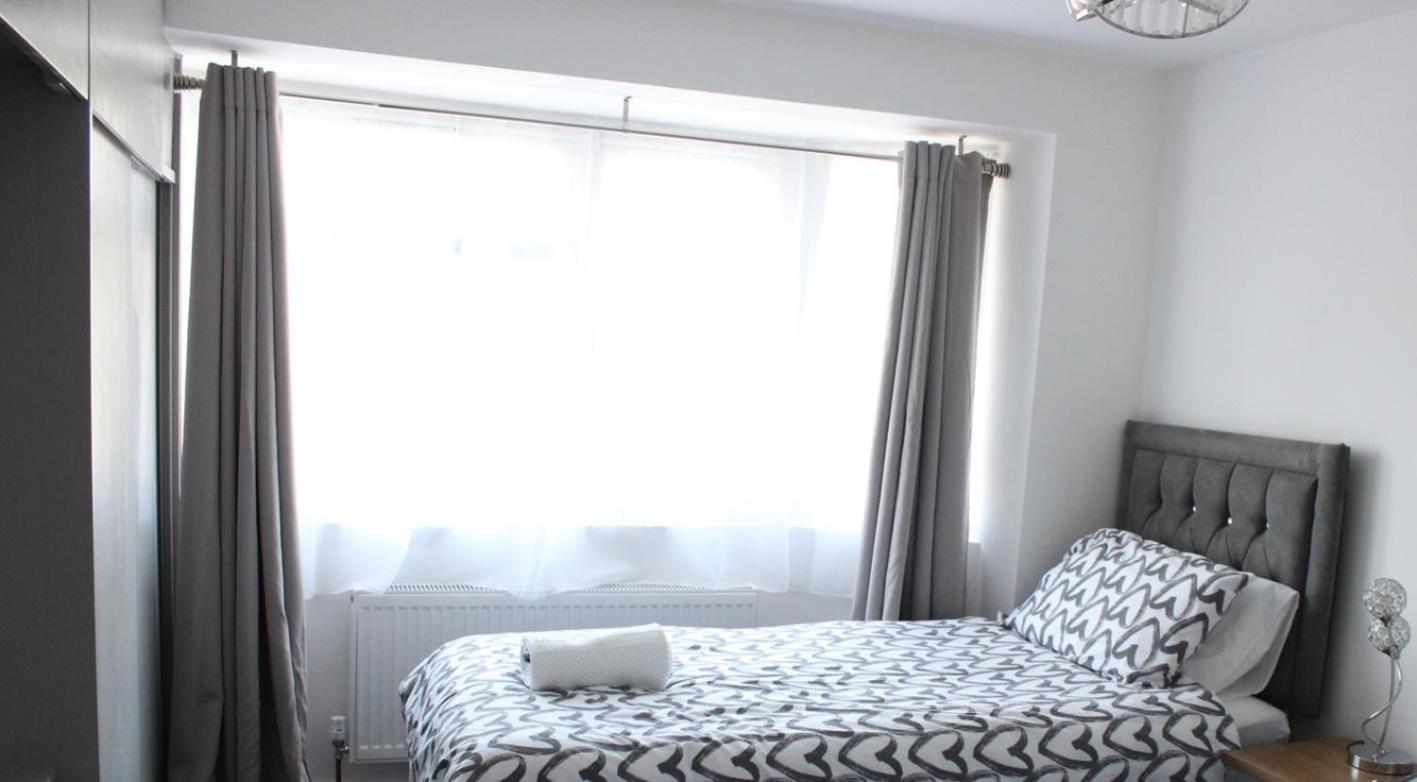 Exquisite And Modern 2 Bed Maisonette Harmondsworth Esterno foto
